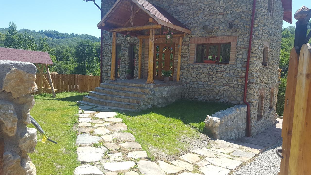 Casa Din Piatra 호텔 Poiana  외부 사진