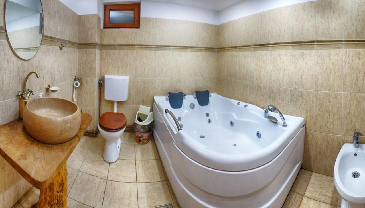 Casa Din Piatra 호텔 Poiana  외부 사진